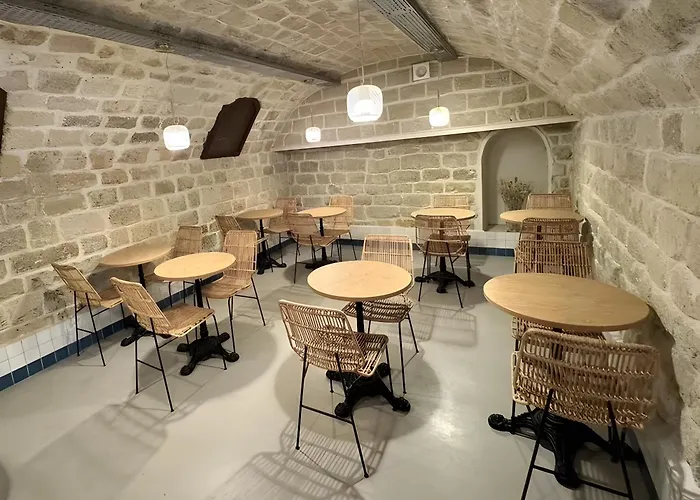 Hipotel Paris Père-Lachaise République